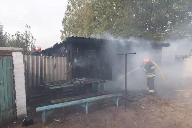На Чернігівщині за добу рятувальники ліквідували 15 пожеж