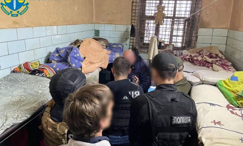 Ошукали військовослужбовців ЗСУ та волонтерів: на Чернігівщині судитимуть трьох учасників організованої злочинної групи (Фото)