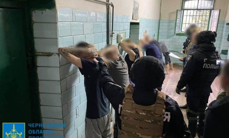 Ошукали військовослужбовців ЗСУ та волонтерів: на Чернігівщині судитимуть трьох учасників організованої злочинної групи (Фото)