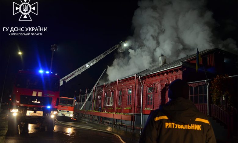 Подробиці пожежі в чернігівському ресторані «Хряк» (Фото)