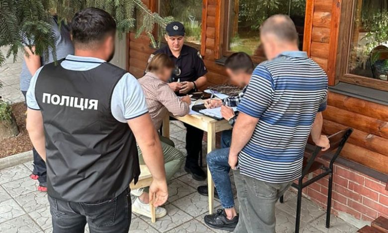 Поліція Чернігівщини скерувала до суду справу щодо організованої злочинної групи, яка займалась незаконним видобутком торфу (Фото)