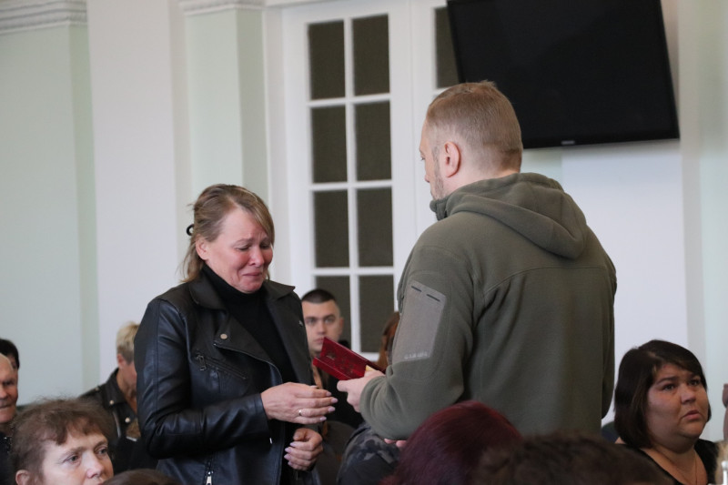 Посмертні державні нагороди передали сім’ям полеглих захисників із Чернігівщини (Фото)