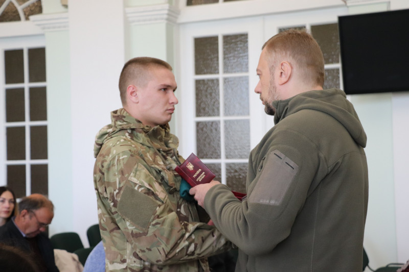 Посмертні державні нагороди передали сім’ям полеглих захисників із Чернігівщини (Фото)