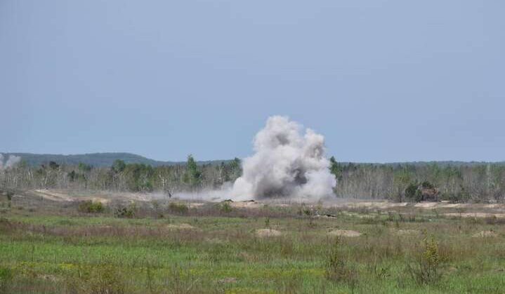 Росіяни з мінометів обстріляли Чернігівщину: є загоряння приватної будівлі