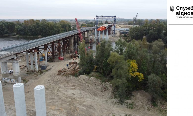 У Чернігові будують один із найбільших мостів через річку Десна: розпочали насування прогонової будови (Фото)