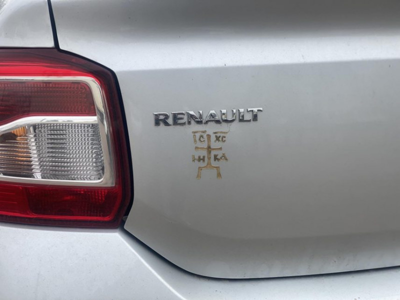 У Чернігові двоє п`яних священників заїхали автомобілем на територію Троїцького собору і погрожували військовим розправою (Фото, Відео)
