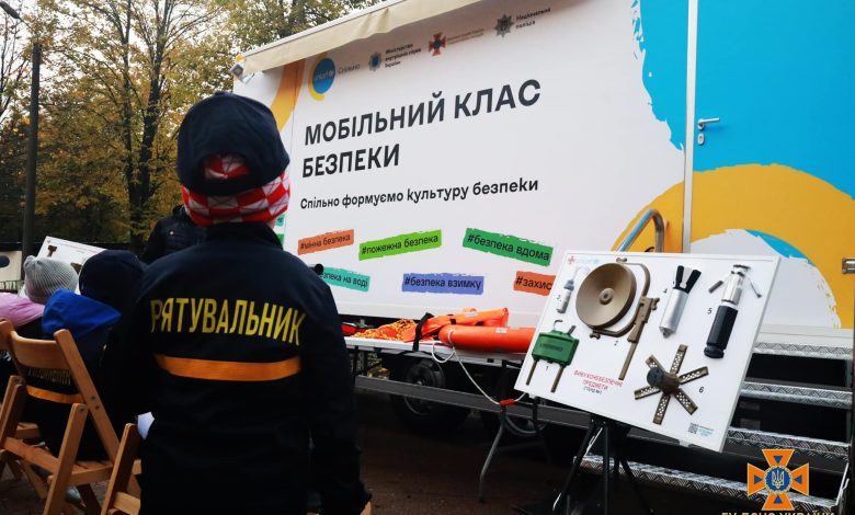 У Чернігові мобільний клас завітав до дитячого садочка (Фото)
