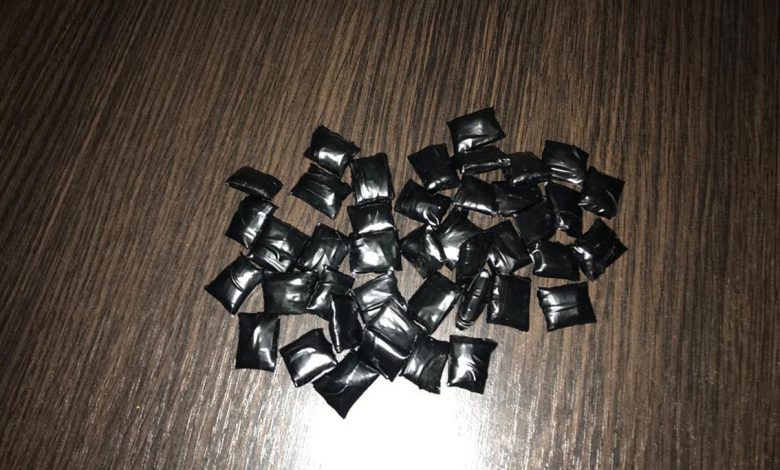 У Чернігові поліцейські затримали наркоторговця-закладчика та вилучили у нього психотропи на понад 700 тисяч гривень (Фото)