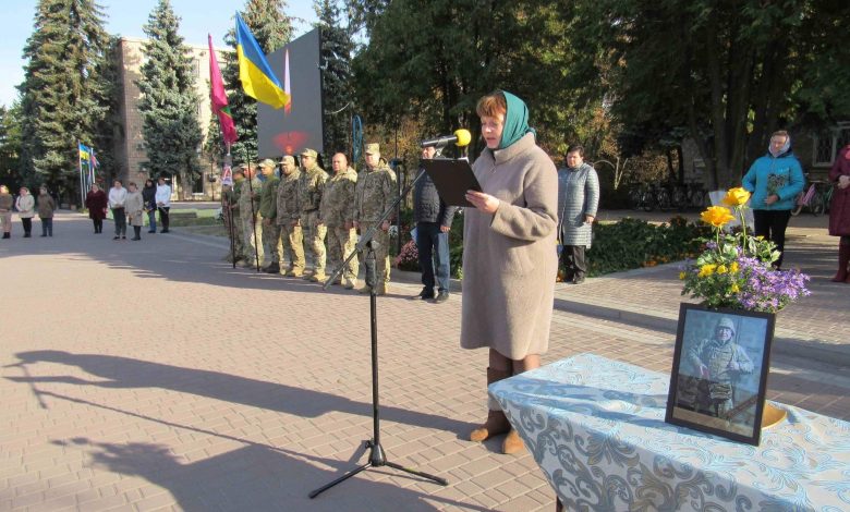 У громаді на Чернігівщині провели воїна в останню путь