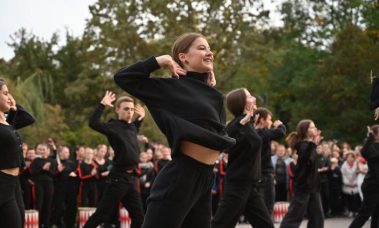 У ніжинському виші відбувся танцювальний конкурс (Фото)