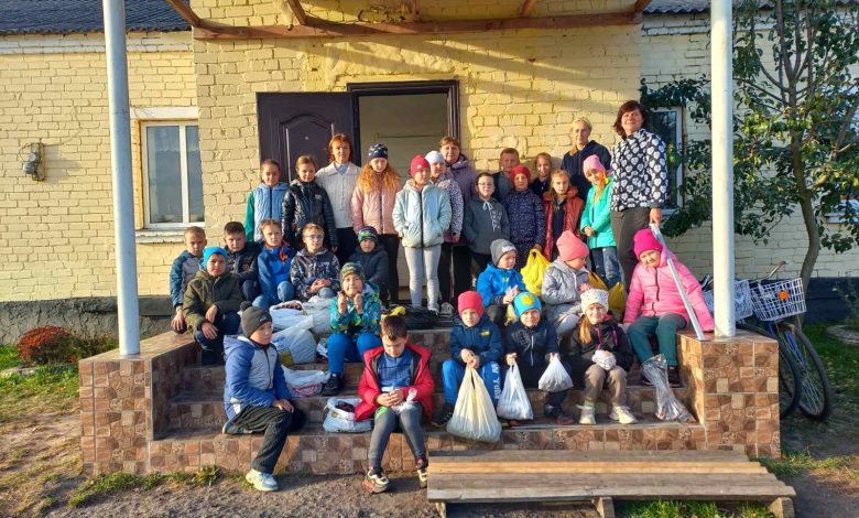 Учні разом із вчителями Сосницької школи назбирали 200 кг каштанів для допомоги ЗСУ (Фото)
