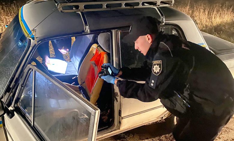 Вдарили цеглиною по голові й обікрали: на Чернігівщині затримали двох грабіжників