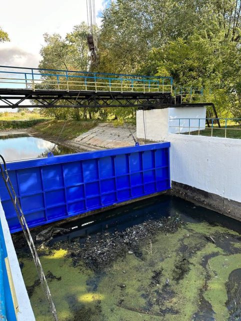 За крок від екологічної катастрофи: аварію ліквідували й врятували Остер