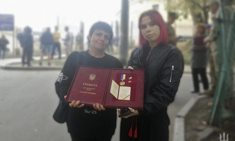 Зеленський передав матері воїна-льотчика з Чернігівщини орден «Золота Зірка»