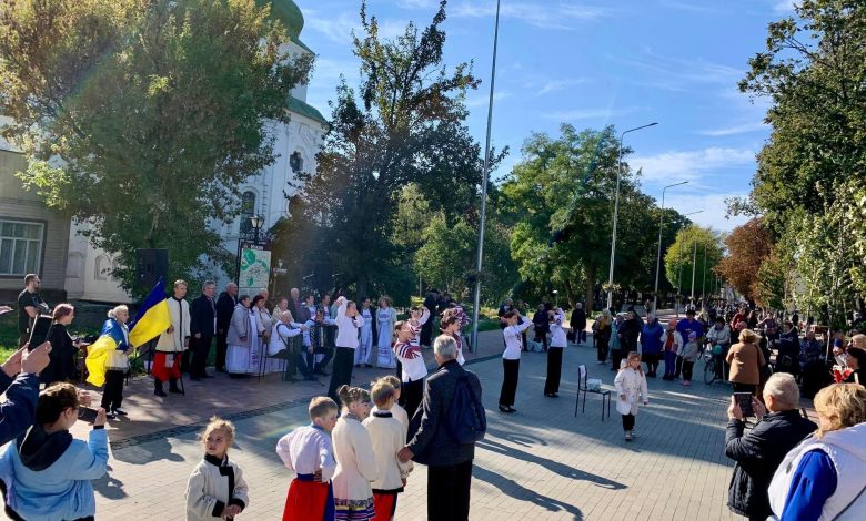 Зібрали більше 5 тисяч: у Ніжині відбувся благодійний концерт на допомогу ЗСУ