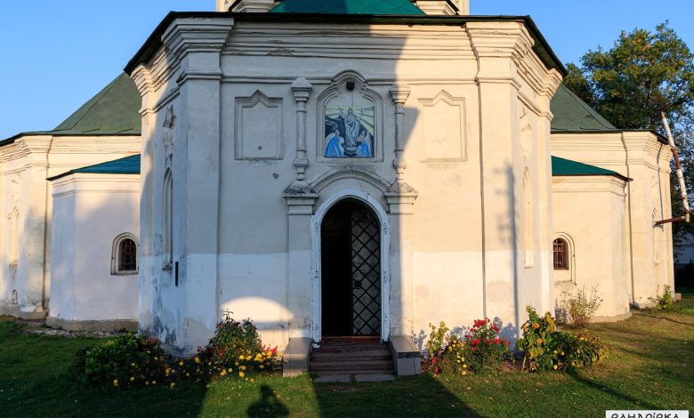 Звичайна незвичайна церква в Седневі (Фото)