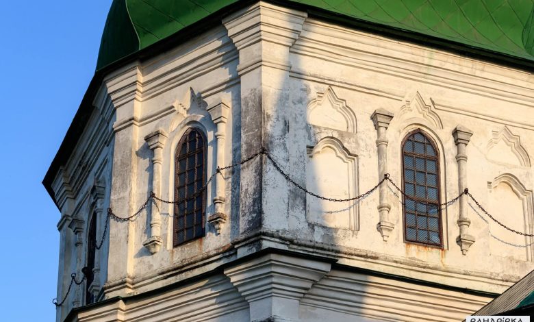 Звичайна незвичайна церква в Седневі (Фото)