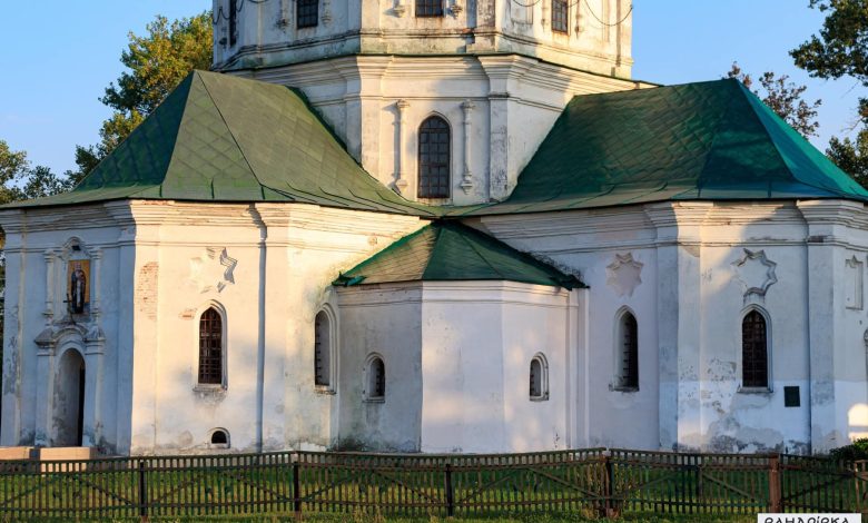 Звичайна незвичайна церква в Седневі (Фото)