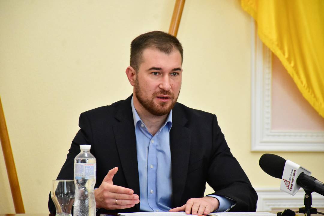 Бюджет Чернігова-2024: півмільярда на ЗСУ, решта — на ремонт дахів у закладах освіти, медобладнання для лікарень та заміну каналізаційних колекторів