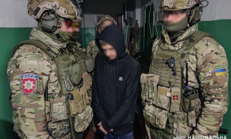 Чернігівські поліцейські затримали дует наркоторгівців та вилучили у них «товару» вартістю майже 100 тисяч гривень (Фото)
