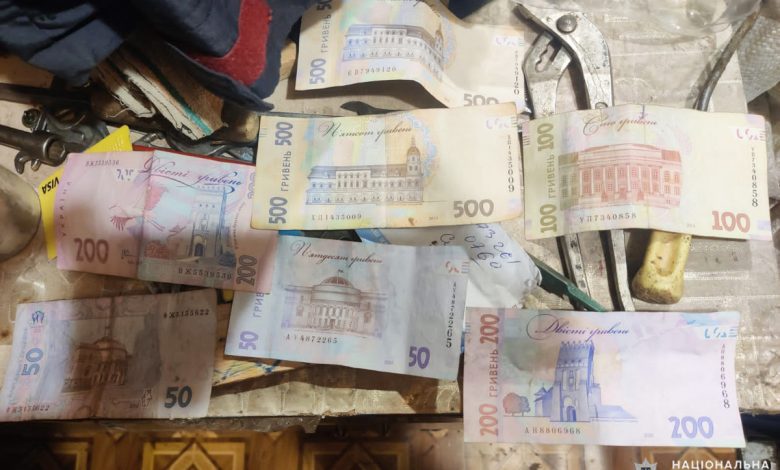 Чернігівські поліцейські затримали дует наркоторгівців та вилучили у них «товару» вартістю майже 100 тисяч гривень (Фото)