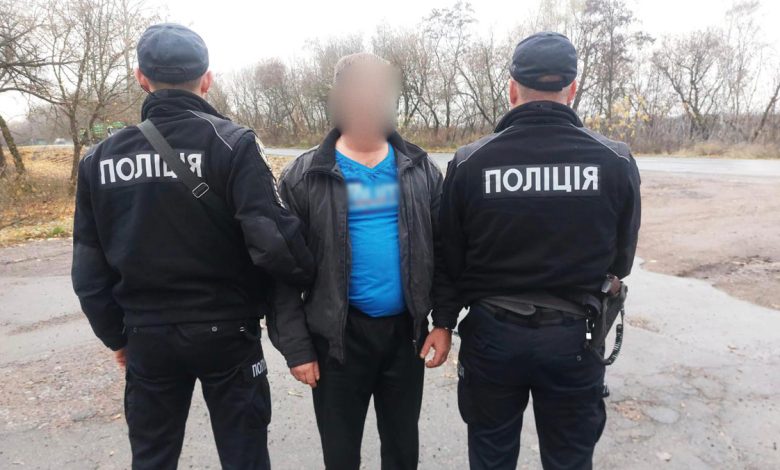 На Чернігівщині поліція затримала чоловіка, який після сварки прив’язав жінку ланцюгом до батареї