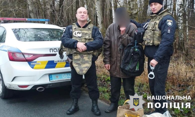 Обікрав вночі оселю, поки господиня спала: поліцейські Чернігівщини затримали крадія