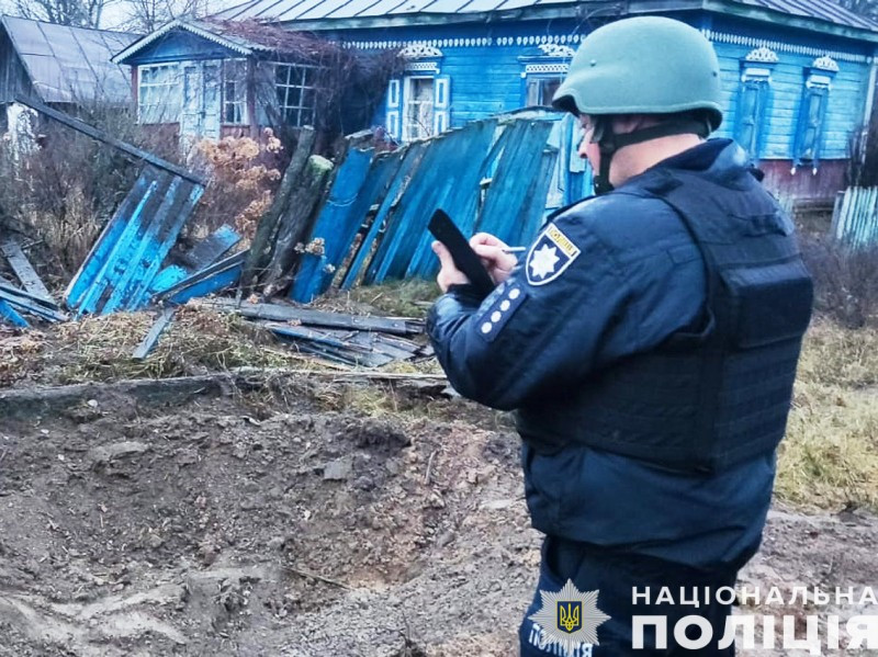 Пошкоджені будинки: ворог обстріляв прикордонну громаду Чернігівщини (Фото)