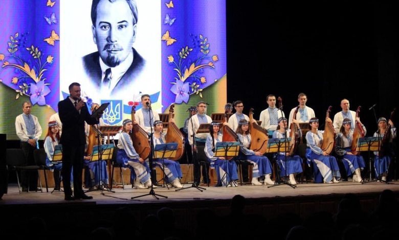 «Шануймо геніїв свого народу»: у Чернігові показали мистецьку програму (Фото)