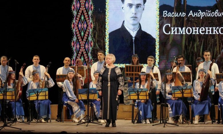 «Шануймо геніїв свого народу»: у Чернігові показали мистецьку програму (Фото)