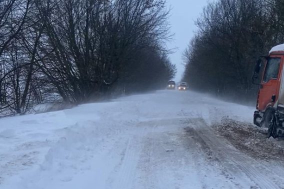 Снігова пастка біля селища Березне (Фото)
