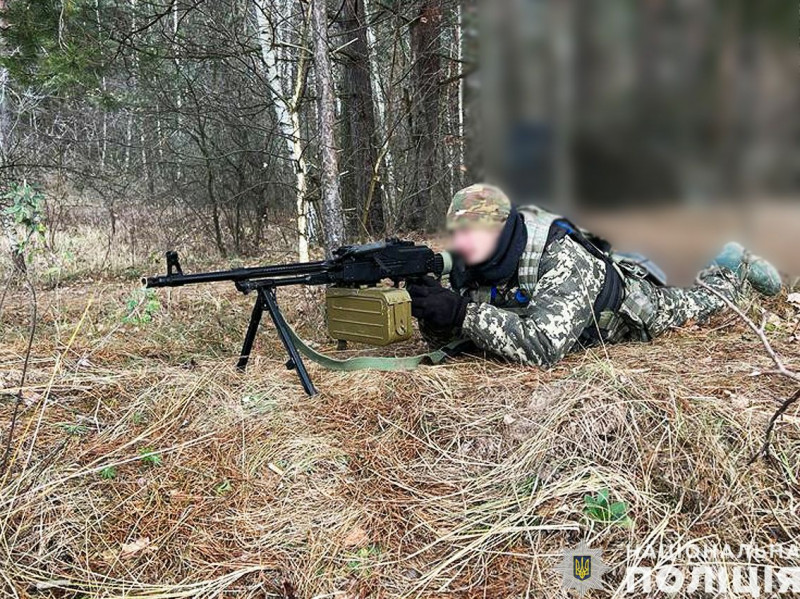 Спецпризначенці поліції дають відсіч окупантам на прикордонні Чернігівщини (Фото)
