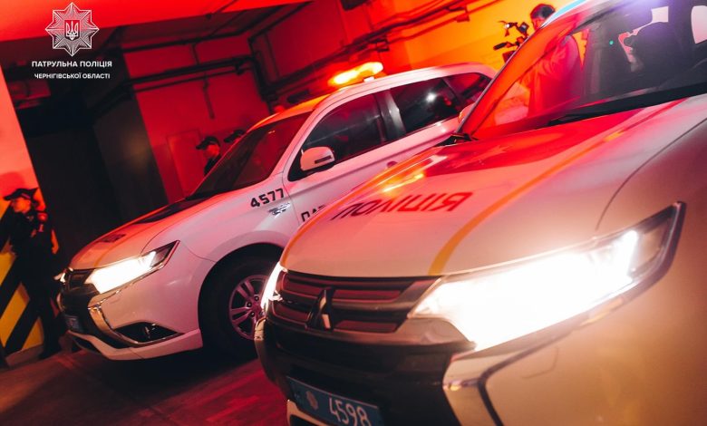 У Чернігові патрульні організували захід з популяризації світловідбиваючих елементів (Фото)