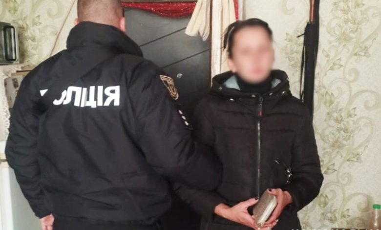 У Чернігові жінка вдарила  суперницю ножем у серце