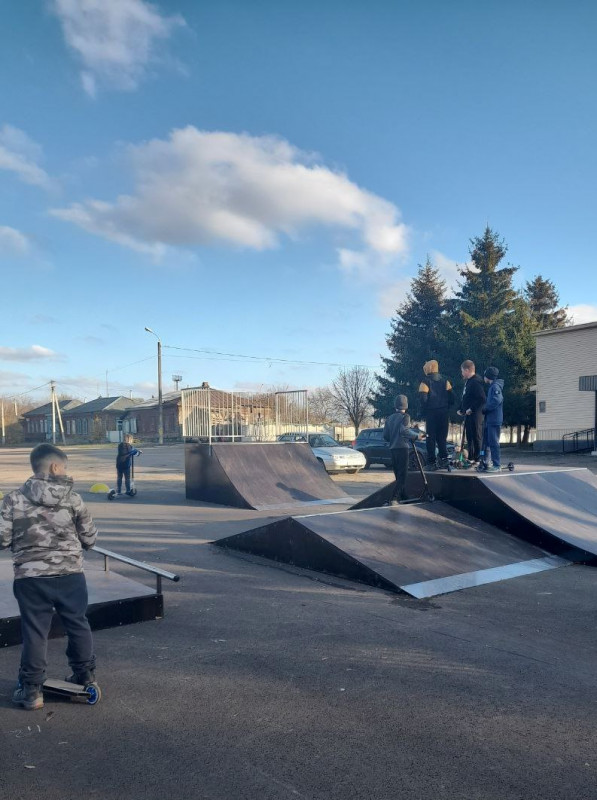 У Городні встановили скейт-майданчик для дітей та підлітків (Фото)