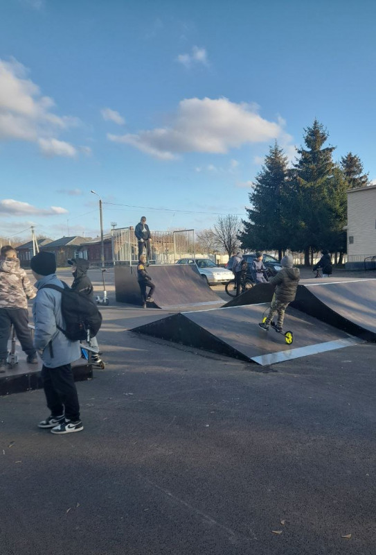 У Городні встановили скейт-майданчик для дітей та підлітків (Фото)