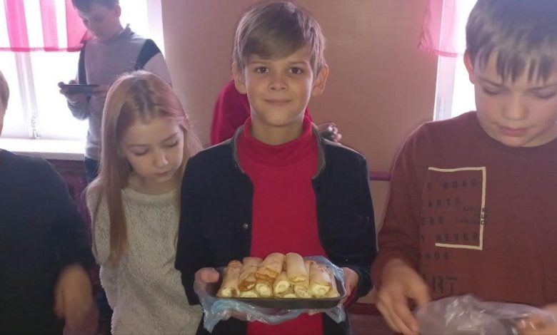 У Ніжині учні провели благодійний ярмарок на підтримку ЗСУ (Фото)
