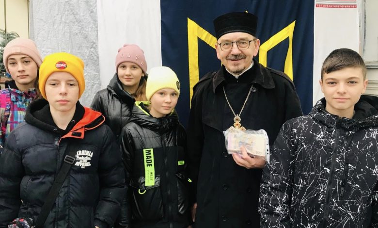 У Ніжині учні провели благодійний ярмарок на підтримку ЗСУ (Фото)