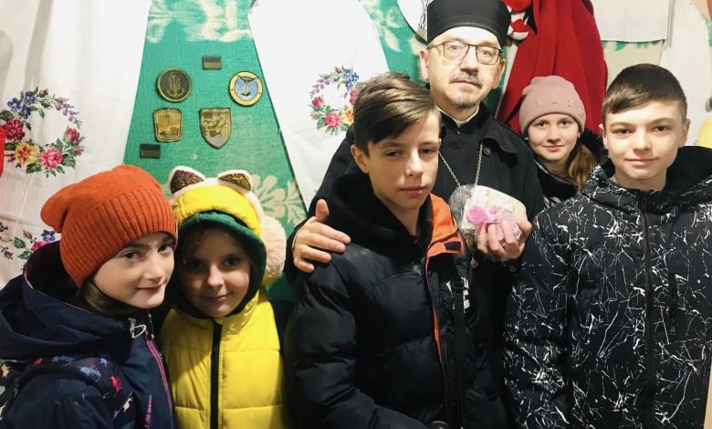 У Ніжині учні провели благодійний ярмарок на підтримку ЗСУ (Фото)