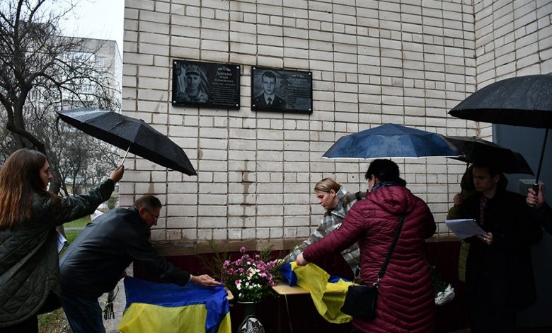 У Ніжині відкрили меморіальні дошки на честь загиблих випускників