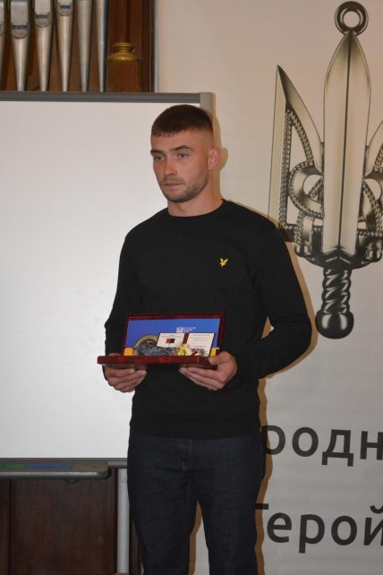 Військового з Чернігівщини нагородили орденом «Народний Герой України»