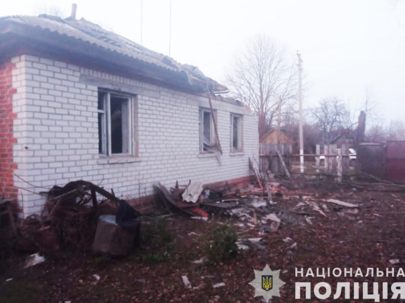 Вороги обстріляли житловий будинок на прикордонні Чернігівщини