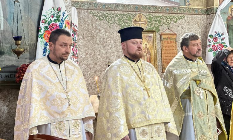 Єпископ Антоній завершив божественну літургію у Свято-Вознесенському храмі села Нова Басань (Фото)