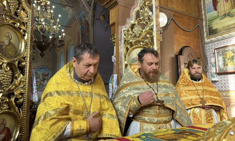 Єпископ Антоній завершив божественну літургію у Свято-Вознесенському храмі села Нова Басань (Фото)