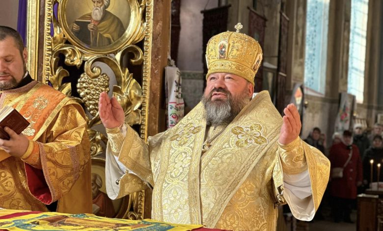 Єпископ Антоній завершив божественну літургію у Свято-Вознесенському храмі села Нова Басань (Фото)