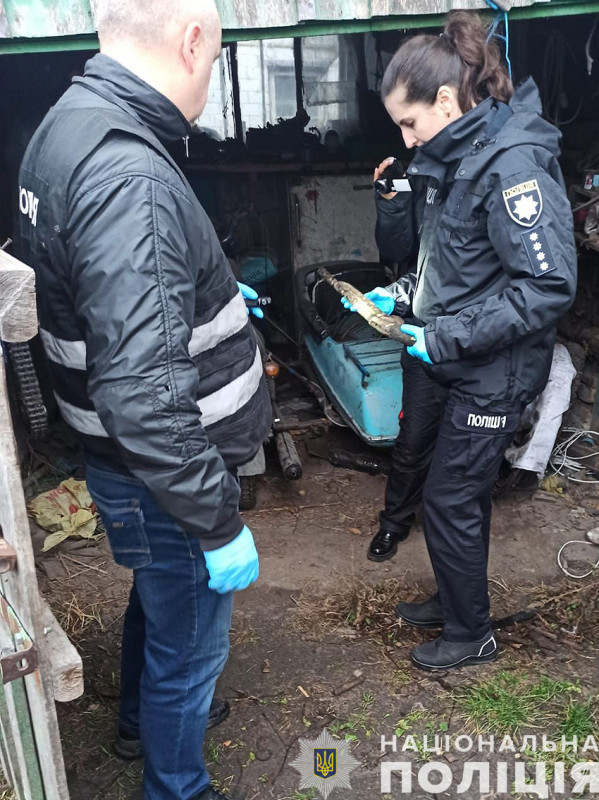 Зберігав обріз та викрадену рушницю: поліцейські Чернігівського району викрили зловмисника (Фото)