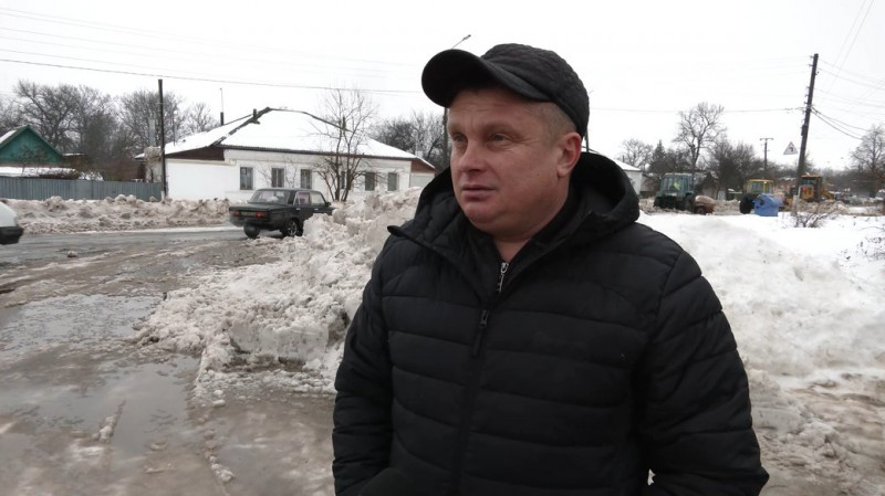У Новгороді-Сіверському для розчищування доріг від снігу придбали перший грейдер