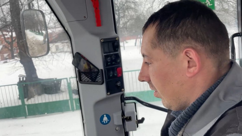 У Новгороді-Сіверському для розчищування доріг від снігу придбали перший грейдер
