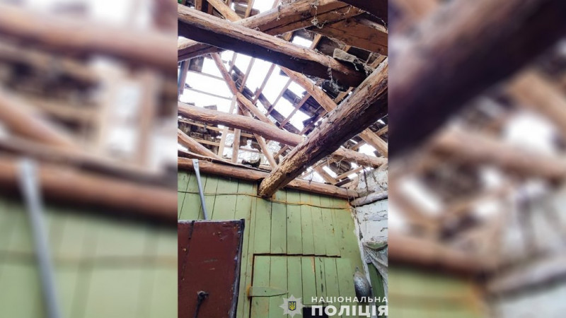 "Знесло дах, посікло стіни, я дивом вижив!": з прикордоння Чернігівщини поліцейські евакуювали подружжя пенсіонерів