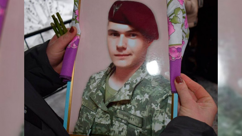 Опізнали за ДНК-експертизою: на Чернігівщині попрощалися з трьома загиблими бійцями